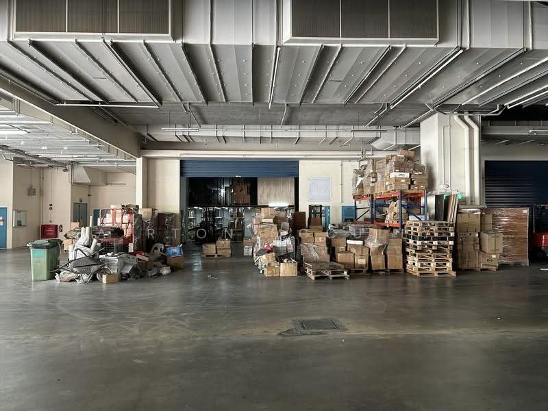 Tuas Ground Floor Ramp Up Factory Unit, Boon Lay / Jurong / Tuas, 1,950 sqft, Factory / Workshop (B2) For Sale, by Ayrton McCully, 500265441 - Interior - CommercialGuru.com.sg