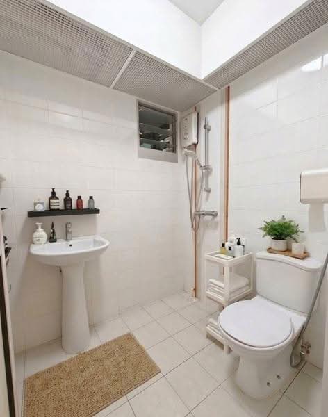 471B Upper Serangoon Crescent, 471B Upper Serangoon Crescent, Hougang / Punggol / Sengkang, 3 Bedrooms, 990 sqft, HDB Flat For Sale, by Marcus Aiden Low, 500265502 - Bathroom - PropertyGuru.com.sg