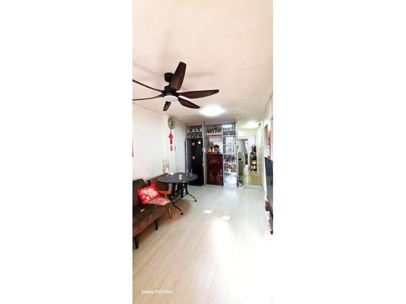 70 Lorong 4 Toa Payoh, 70 Lorong 4 Toa Payoh, Balestier / Toa Payoh, 2 Bedrooms, 689 sqft, HDB Flat For Sale, by Ivan Lim, 500265510 - Living Room - PropertyGuru.com.sg