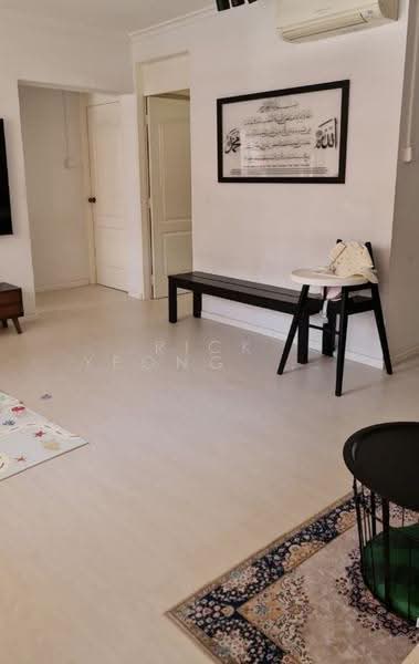 413 Bukit Batok West Avenue 4, 413 Bukit Batok West Avenue 4, Dairy Farm / Bukit Panjang / Choa Chu Kang, 3 Bedrooms, 915 sqft, HDB Flat For Rent, by Rick Yeong  杨祖耀, 500265548 - Living Room - PropertyGuru.com.sg