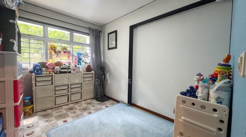 502A Yishun Street 51, 502A Yishun Street 51, Sembawang / Yishun, 3 Bedrooms, 990 sqft, HDB Flat For Sale, by Zaida Sidek, 500265584 - Bedroom 1 - PropertyGuru.com.sg