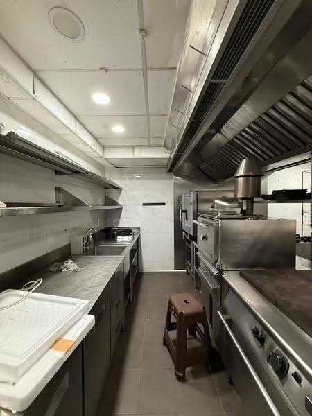Prime F&B Location Mohamed Sultan Road, Orchard / River Valley, 2,300 sqft, Food & Beverage For Rent, by Joey Ke Liqin, 500265621 - Kitchen - CommercialGuru.com.sg