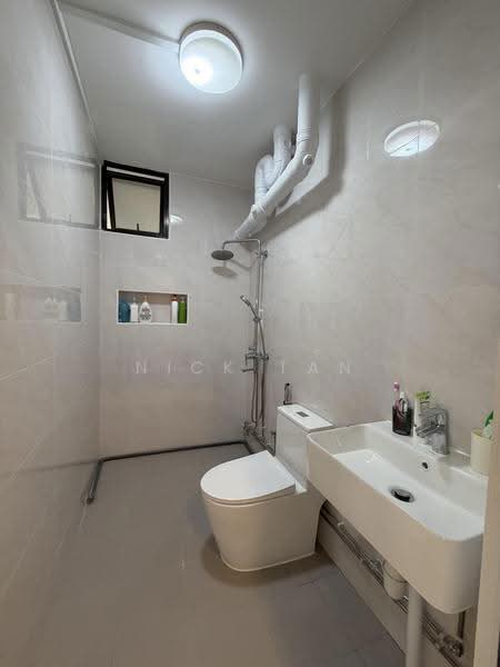 451 Fajar Road, 451 Fajar Road, Dairy Farm / Bukit Panjang / Choa Chu Kang, 3 Bedrooms, 1,280 sqft, HDB Flat For Sale, by Nick Tan, 500265626 - Bathroom - PropertyGuru.com.sg