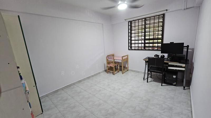405 Ang Mo Kio Avenue 10, 405 Ang Mo Kio Avenue 10, Ang Mo Kio / Bishan / Thomson, 2 Bedrooms, 721 sqft, HDB Flat For Sale, by Antony Robertson, 500265653 - Study - PropertyGuru.com.sg