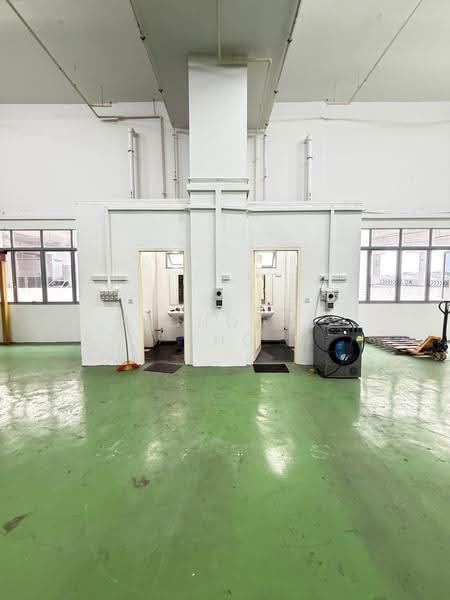 North Spring Bizhub, 11 Yishun industrial Street 1, Sembawang / Yishun, 4,671 sqft, Light Industrial (B1) For Rent, by Nicholas Cho, 500265673 - Bathroom - CommercialGuru.com.sg