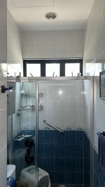 Novena MRT Apt - Freehold under $1700 psf, Balestier / Toa Payoh, 3 Bedrooms, 1,216 sqft, Apartment For Sale, by Carollyn Ong, 500265679 - Common Bath (as it is) - PropertyGuru.com.sg