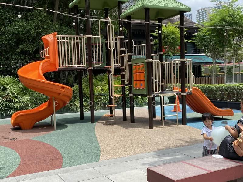 Novena MRT Apt - Freehold under $1700 psf, Balestier / Toa Payoh, 3 Bedrooms, 1,216 sqft, Apartment For Sale, by Carollyn Ong, 500265679 - Playground 300m away - PropertyGuru.com.sg