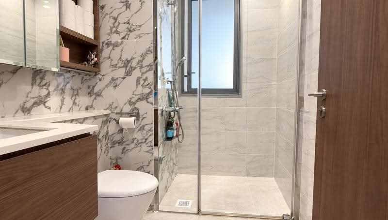 Queens Peak, 3 Dundee Road, Alexandra / Commonwealth, 3 Bedrooms, 861 sqft, Condominium For Sale, by Charles Chow, 500265686 - Bathroom - PropertyGuru.com.sg