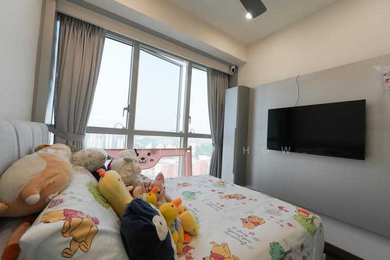 Queens Peak, 3 Dundee Road, Alexandra / Commonwealth, 3 Bedrooms, 861 sqft, Condominium For Sale, by Charles Chow, 500265686 - Bedroom - PropertyGuru.com.sg