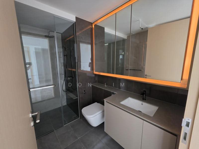 Pinetree Hill, 32 Pine Grove, Clementi Park / Upper Bukit Timah, 2 Bedrooms, 700 sqft, Condominium For Rent, by Don Lim, 500265698 - Bathroom - PropertyGuru.com.sg