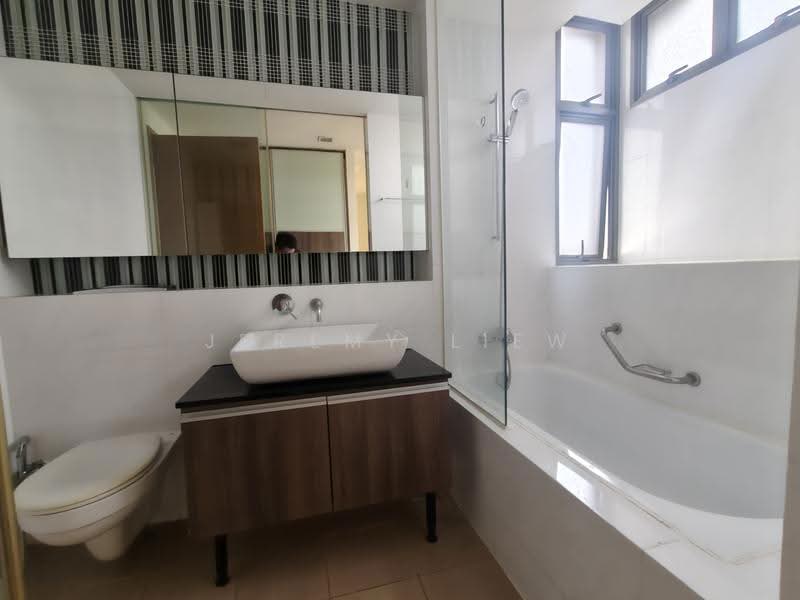 38 Amber, 38 Amber Rd, East Coast / Marine Parade, 2 Bedrooms, 893 sqft, Condominium For Rent, by Jeremy Liew, 500265701 - Bathroom - PropertyGuru.com.sg