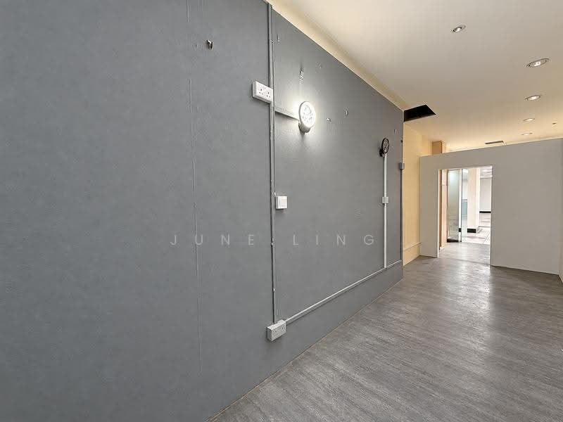 Parklane Shopping Mall, 35 Selegie Road, Beach Road / Bugis / Rochor, 452 sqft, Shop / Shophouse For Sale, by June Ling, 500265704 - Interior - CommercialGuru.com.sg