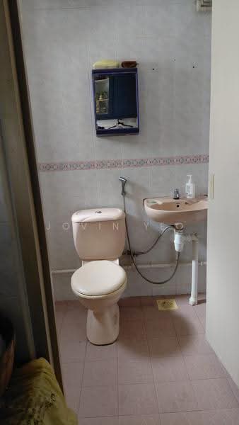 671B Klang Lane, 671B Klang Lane, Farrer Park / Serangoon Rd, Room Rental, 100 sqft, HDB Flat For Rent, by Jovin Yeo, 500265714 - Bathroom - PropertyGuru.com.sg
