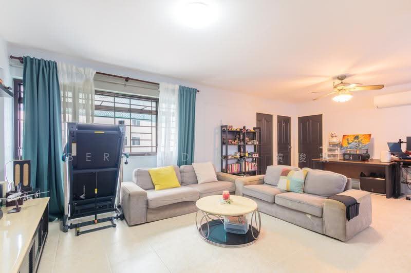 501C Wellington Circle, 501C Wellington Circle, Sembawang / Yishun, 3 Bedrooms, 1,184 sqft, HDB Flat For Sale, by Bernard Ng 黄俊凯, 500265724 - Living Room - PropertyGuru.com.sg