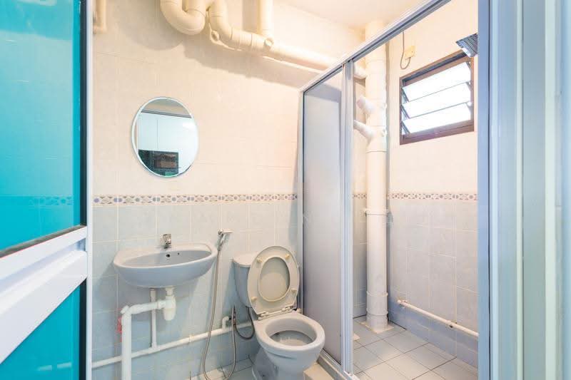 501C Wellington Circle, 501C Wellington Circle, Sembawang / Yishun, 3 Bedrooms, 1,184 sqft, HDB Flat For Sale, by Bernard Ng 黄俊凯, 500265724 - Bathroom - PropertyGuru.com.sg