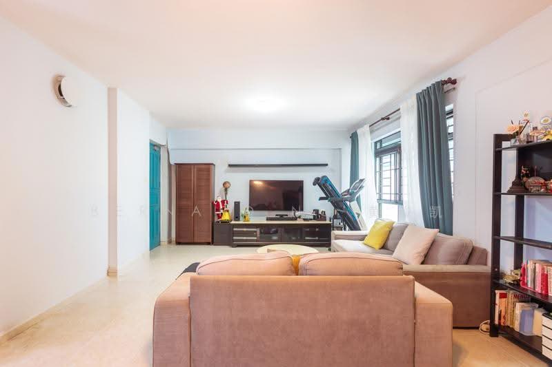 501C Wellington Circle, 501C Wellington Circle, Sembawang / Yishun, 3 Bedrooms, 1,184 sqft, HDB Flat For Sale, by Bernard Ng 黄俊凯, 500265724 - Living Room - PropertyGuru.com.sg