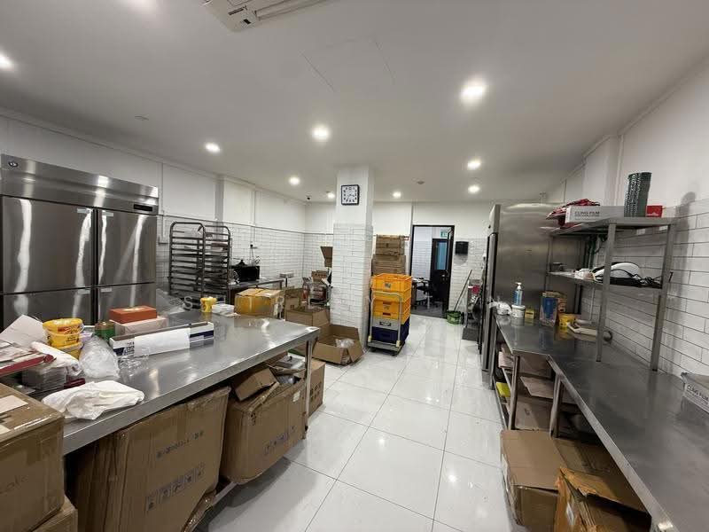 Outram Road, Outram road/ Tiong Bahru road/ Seng Poh Road, Alexandra / Commonwealth, 1,529 sqft, Shop / Shophouse For Rent, by Shirley Tan, 500265744 - Kitchen - CommercialGuru.com.sg