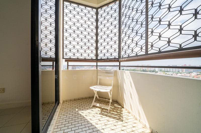 Bayshore Park, 50 Bayshore Road, Bedok / Upper East Coast, 3 Bedrooms, 1,173 sqft, Condominium For Rent, by Rachel Koh, 500265758 - Balcony - PropertyGuru.com.sg