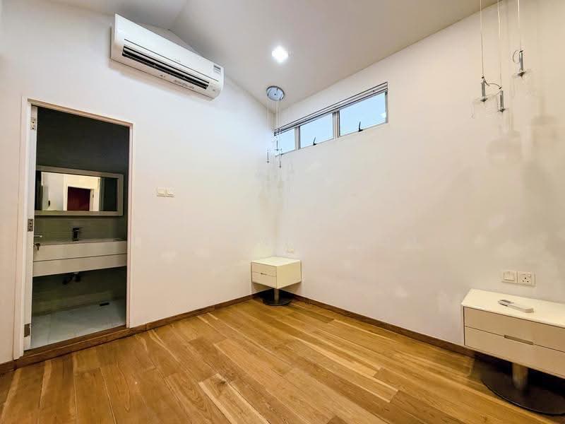 RESORT-LIKE REASONABLE PSF SEMI-D, Approximately 900m to the MRT Station, Bedok / Upper East Coast, 6 Bedrooms, 5,000 sqft, Semi-Detached House For Sale, by Benjamin Soh, 500265760 - Bathroom - PropertyGuru.com.sg