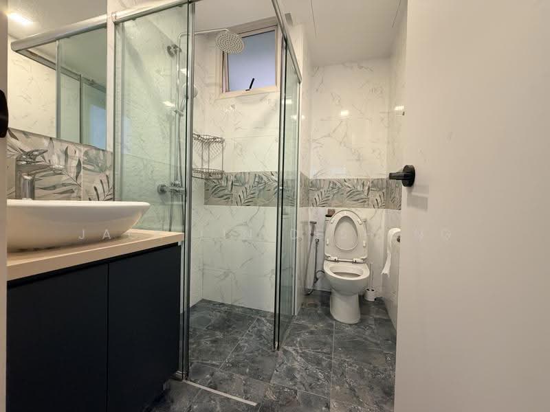 Seletar Springs Condominium, 110 Gerald Drive, Seletar / Yio Chu Kang, 3 Bedrooms, 1,335 sqft, Condominium For Sale, by Jack Lin Desheng, 500265774 - Bathroom - PropertyGuru.com.sg