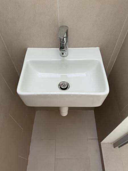 Opera Estate, Jalan Bangsawan, East Coast / Marine Parade, Room Rental, 100 sqft, Terraced House For Rent, by Kian Law, 500265778 - Bathroom - PropertyGuru.com.sg