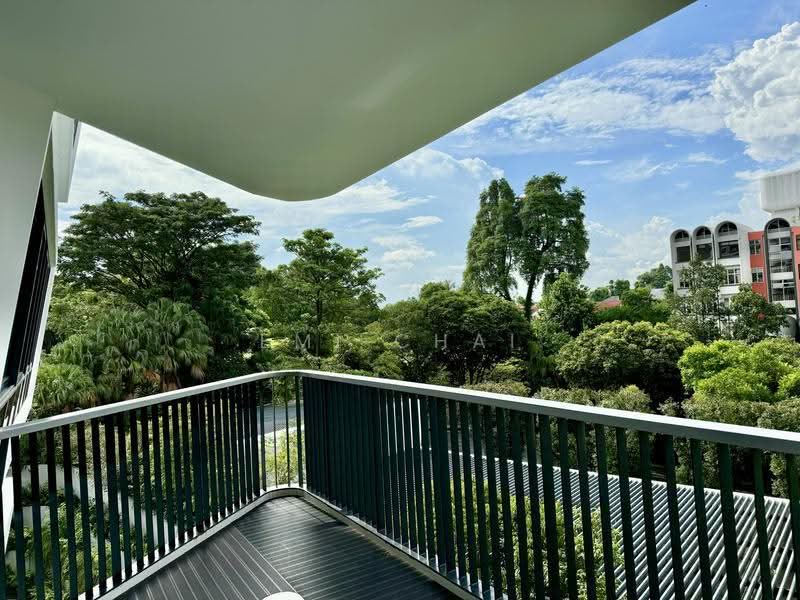 d'Leedon (Former Farrer Court), 15 Leedon Heights, Tanglin / Holland / Bukit Timah, 3 Bedrooms, 1,873 sqft, Condominium For Rent, by Emi Chai, 500265783 - Balcony - PropertyGuru.com.sg