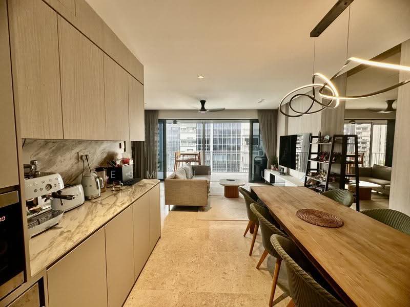 The Florence Residences, 97 Hougang Avenue 2, Hougang / Punggol / Sengkang, 5 Bedrooms, 1,668 sqft, Condominium For Sale, by Desmond Yuen, 500265794 - Dinning and dry kitchen - PropertyGuru.com.sg