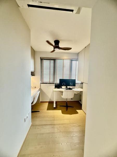 The Florence Residences, 97 Hougang Avenue 2, Hougang / Punggol / Sengkang, 5 Bedrooms, 1,668 sqft, Condominium For Sale, by Desmond Yuen, 500265794 - Bedroom and Study - PropertyGuru.com.sg