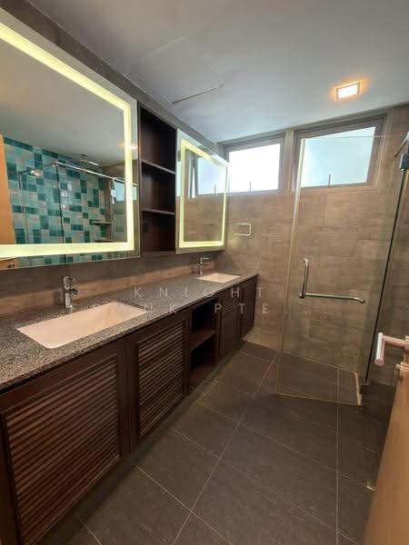 Pavilion 11, 23 Akyab Road, Newton / Novena, 4 Bedrooms, 4,219 sqft, Condominium For Rent, by YVONNE CHEN, 500265797 - Bathroom - PropertyGuru.com.sg