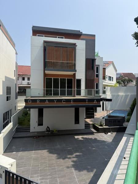 D19 Brand New Freehold Bungalow, 6BR All-Ensuite Landed, 3 MRT Within 10-Minute, Hougang / Punggol / Sengkang, 6 Bedrooms, 11,465 sqft, Bungalow House For Sale, by Grayce Tan, 500265803 - Exterior - PropertyGuru.com.sg