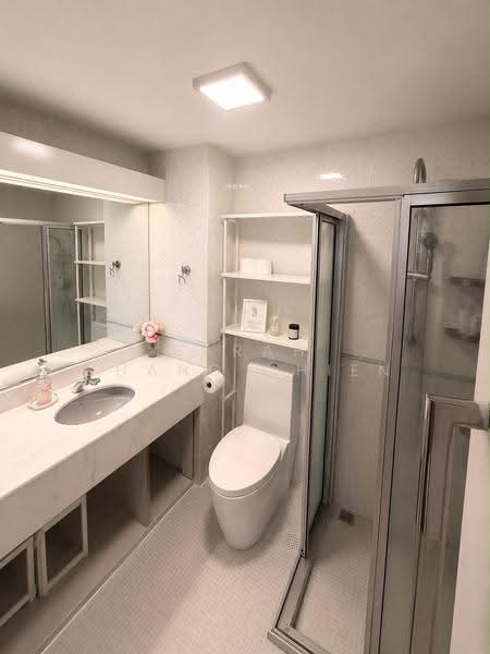 West Bay Condo, 56 West Coast Crescent, Buona Vista / West Coast / Clementi New Town, 2 Bedrooms, 850 sqft, Condominium For Sale, by Sarah Chang Chien, 500265806 - Bathroom - PropertyGuru.com.sg