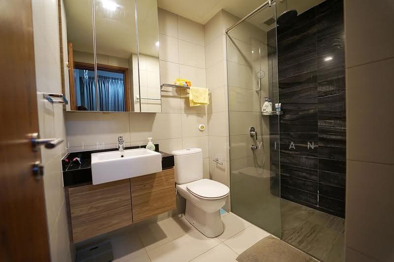 WhiteHaven, 332A Pasir Panjang Road, Buona Vista / West Coast / Clementi New Town, 2 Bedrooms, 635 sqft, Apartment For Rent, by Jimmy Phua Yian Tong, 500265815 - Bathroom - PropertyGuru.com.sg