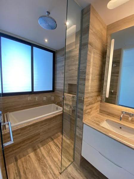 Lloyd SixtyFive, 65 Lloyd Road, Orchard / River Valley, 2 Bedrooms, 1,808 sqft, Condominium For Rent, by Perry Siow, 500265830 - Bathroom - PropertyGuru.com.sg