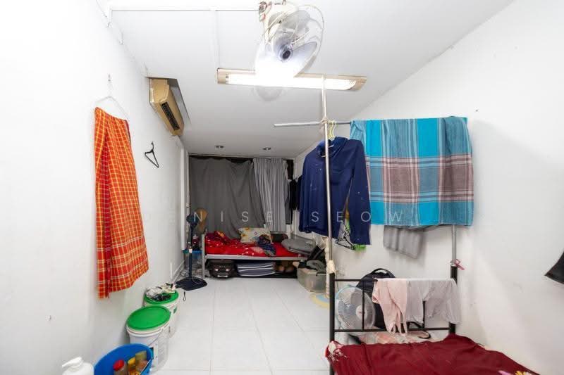 1016 upper Serangoon road, upper serangoon road, Hougang / Punggol / Sengkang, 4 Bedrooms, 1,010 sqft, Walk-up Apartment For Sale, by Denise Seow, 500265837 - Bedroom - PropertyGuru.com.sg
