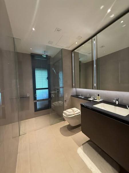 One Marina Gardens, 3 Marina Gardens Lane, Boat Quay / Raffles Place / Marina, 4 Bedrooms, 1,647 sqft, Apartment For Sale, by Ronnie Tan, 500265843 - Bathroom - PropertyGuru.com.sg
