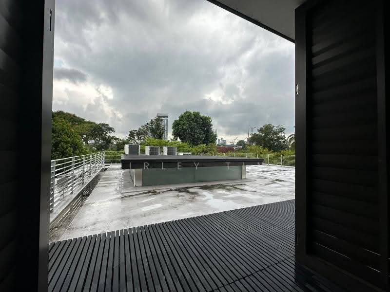 BEST BUY! LOW$$$! ELEVATED GOOD CLASS BUNGALOW @ QUEEN ASTRID LOC, Tanglin / Holland / Bukit Timah, 5 Bedrooms, 8,000 sqft, Good Class Bungalow For Sale, by Shirley Ting, 500265845 - Exterior - PropertyGuru.com.sg