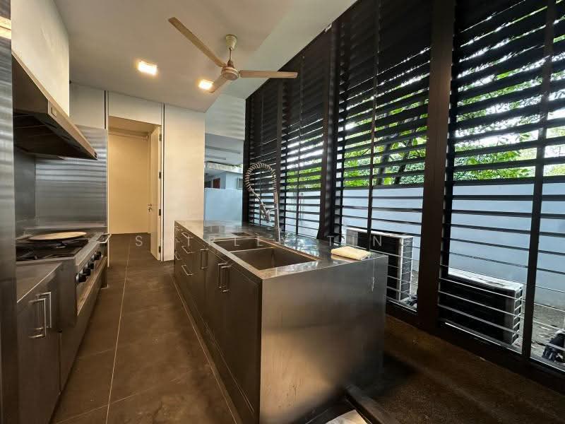 BEST BUY! LOW$$$! ELEVATED GOOD CLASS BUNGALOW @ QUEEN ASTRID LOC, Tanglin / Holland / Bukit Timah, 5 Bedrooms, 8,000 sqft, Good Class Bungalow For Sale, by Shirley Ting, 500265845 - Kitchen - PropertyGuru.com.sg