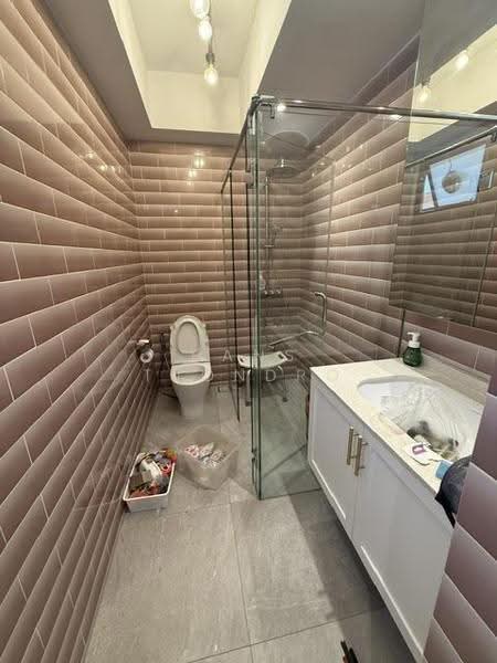 Yong An Park, 327 River Valley Road, Orchard / River Valley, 3 Bedrooms, 3,434 sqft, Condominium For Sale, by Hans Tjondro, 500265858 - Bathroom - PropertyGuru.com.sg