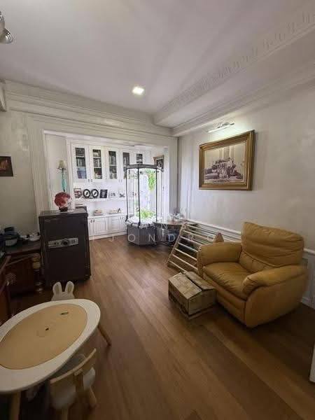 Yong An Park, 327 River Valley Road, Orchard / River Valley, 3 Bedrooms, 3,434 sqft, Condominium For Sale, by Hans Tjondro, 500265858 - Living Room - PropertyGuru.com.sg