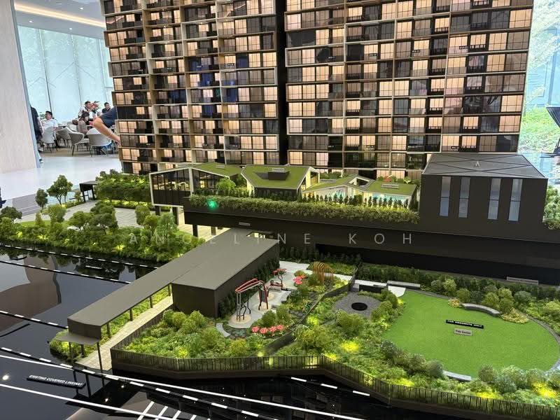 Lucerne Grand, Lakeside Drive, Boon Lay / Jurong / Tuas, 2 Bedrooms, 667 sqft, Condominium For Sale, by Angeline Koh, 500265875 - Exterior - PropertyGuru.com.sg
