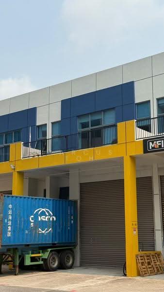 Tradehub 21, 18 Boon Lay Way, Boon Lay / Jurong / Tuas, 3,854 sqft, Light Industrial (B1) For Sale, by Marcus Toh, 500265886 - Exterior - CommercialGuru.com.sg