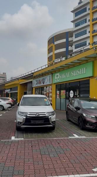 Tradehub 21, 18 Boon Lay Way, Boon Lay / Jurong / Tuas, 3,854 sqft, Light Industrial (B1) For Sale, by Marcus Toh, 500265886 - Exterior - CommercialGuru.com.sg