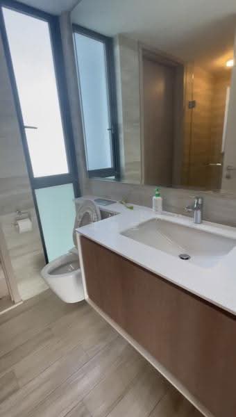 J Gateway, 6 Gateway Drive, Boon Lay / Jurong / Tuas, 1 Bedroom, 517 sqft, Condominium For Rent, by Ellen Lam 蓝湘莹, 500265890 - Bathroom - PropertyGuru.com.sg