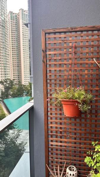 Stirling Residences, 23 Stirling Road, Alexandra / Commonwealth, 3 Bedrooms, 764 sqft, Condominium For Sale, by Anthea Yeo 杨丽娇, 500265898 - Balcony - PropertyGuru.com.sg