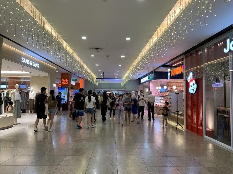 Square 2, 10 Sinaran Drive, Newton / Novena, 849 sqft, Food & Beverage For Rent, by David Poh, 500265905 - Corridor - CommercialGuru.com.sg