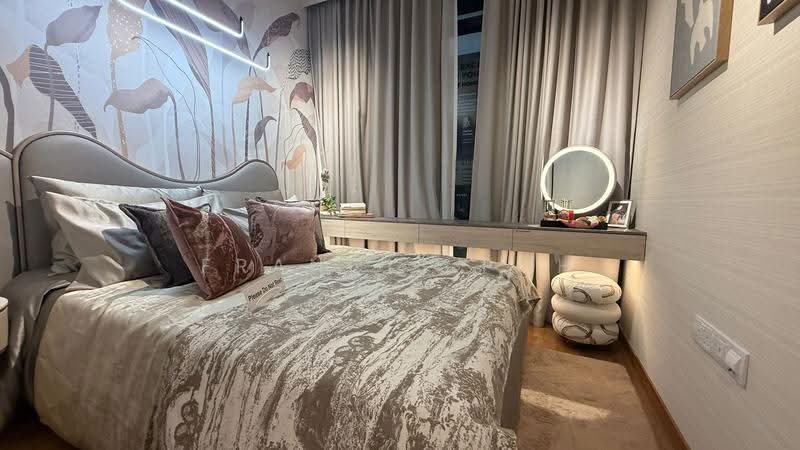 Lucerne Grand, Lakeside Drive, Boon Lay / Jurong / Tuas, 2 Bedrooms, 624 sqft, Condominium For Sale, by Francis Poh, 500265915 - Bedroom - PropertyGuru.com.sg