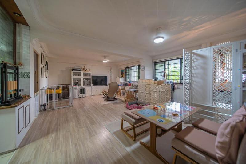 440 Choa Chu Kang Avenue 4, 440 Choa Chu Kang Avenue 4, Dairy Farm / Bukit Panjang / Choa Chu Kang, 3 Bedrooms, 1,119 sqft, HDB Flat For Sale, by Jermain Eu, 500265917 - Living Room - PropertyGuru.com.sg