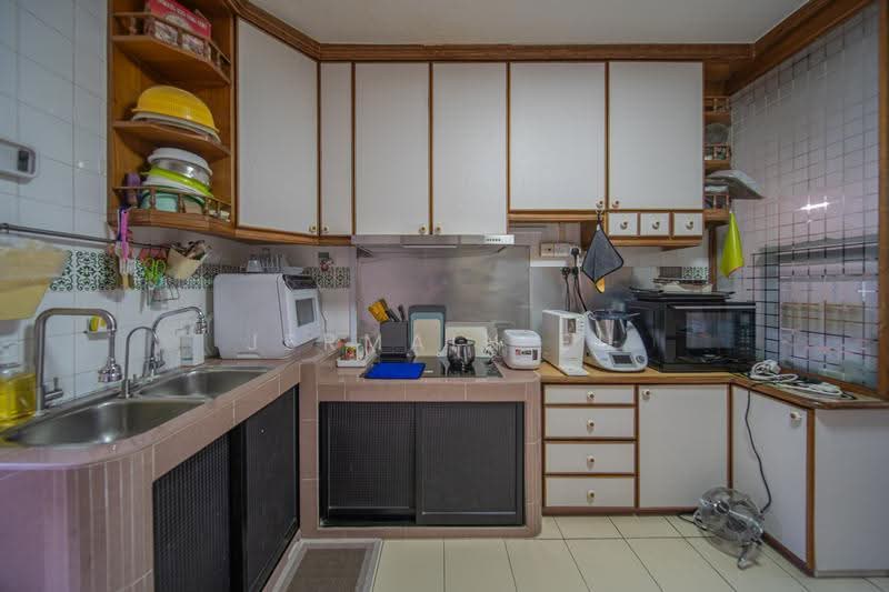 440 Choa Chu Kang Avenue 4, 440 Choa Chu Kang Avenue 4, Dairy Farm / Bukit Panjang / Choa Chu Kang, 3 Bedrooms, 1,119 sqft, HDB Flat For Sale, by Jermain Eu, 500265917 - Kitchen - PropertyGuru.com.sg