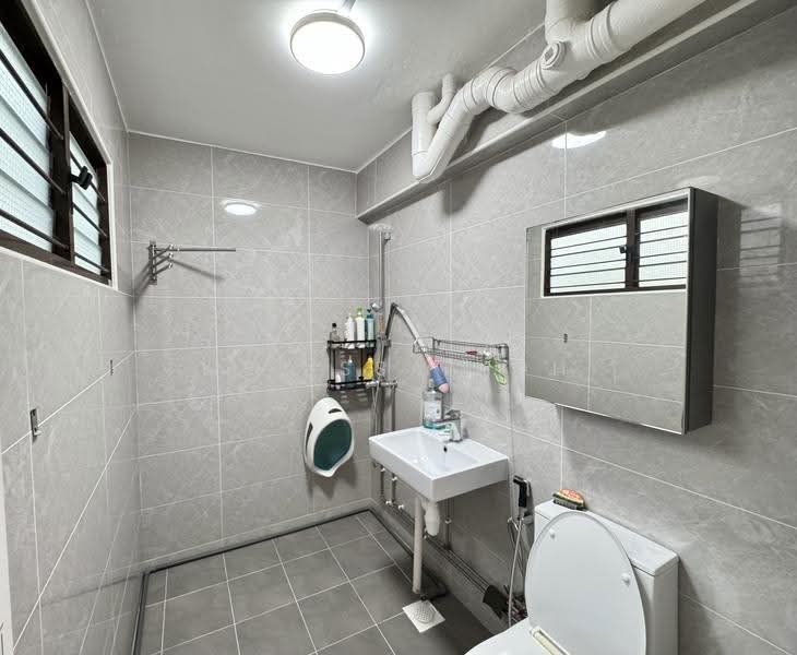 127 Simei Street 1, 127 Simei Street 1, Pasir Ris / Tampines, 3 Bedrooms, 1,302 sqft, HDB Flat For Sale, by Melissa Koh, 500265944 - Bathroom - PropertyGuru.com.sg