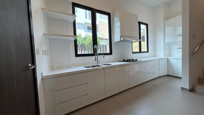 Sembawang Springs Estate, Jalan Salang, Sembawang / Yishun, 5 Bedrooms, 2,586 sqft, Semi-Detached House For Rent, by Jesslyn Chow, 500265945 - Kitchen - PropertyGuru.com.sg